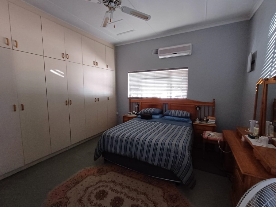 4 Bedroom Property for Sale in Porterville Western Cape